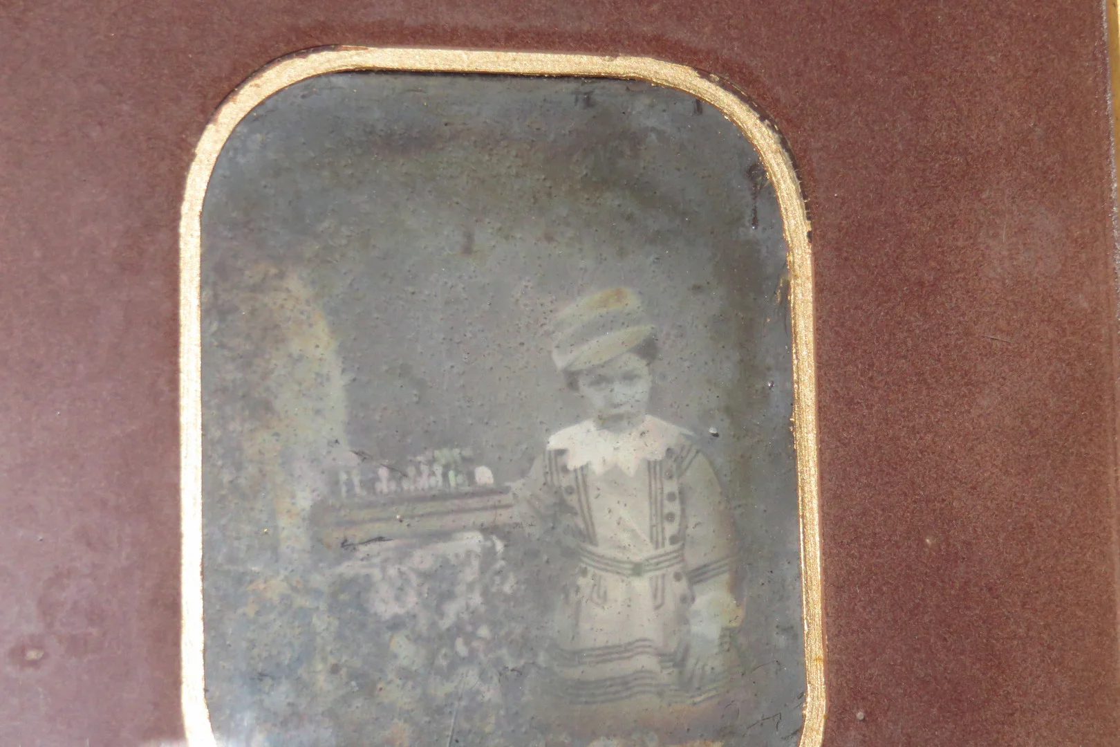 Une petite fille、androtype、époque19ème。