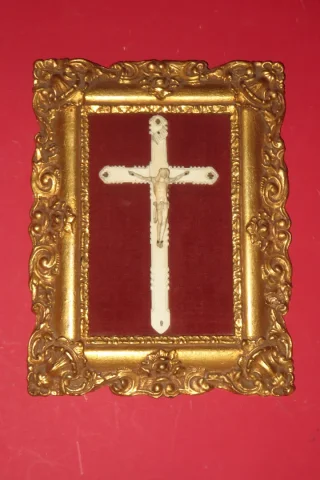 19th CENTURY CRUCIFIX