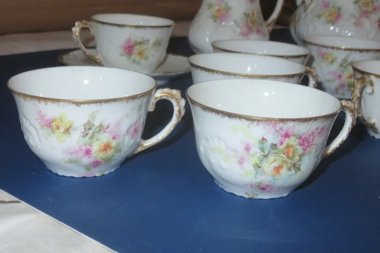LIMOGES PORSELEIN KOFFIESERVICE