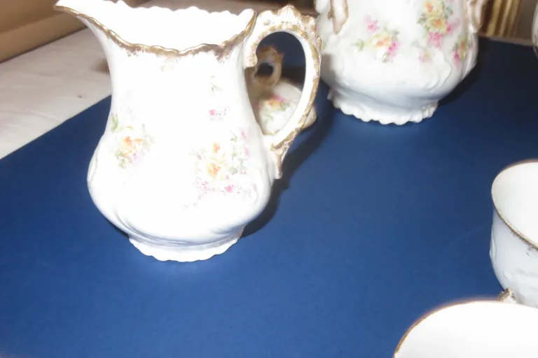 LIMOGES PORSELEIN KOFFIESERVICE