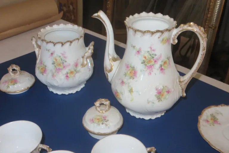 LIMOGES PORSELEIN KOFFIESERVICE