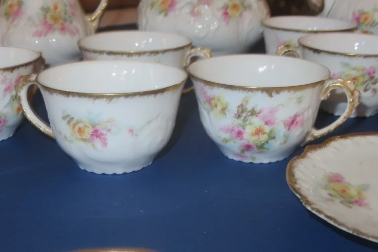 LIMOGES PORSELEIN KOFFIESERVICE