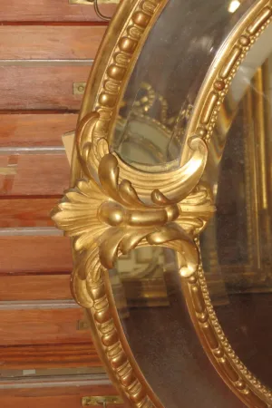 Grand Miroir Ovale, Avec Fronton, En Bois Doré, époque 19ème.