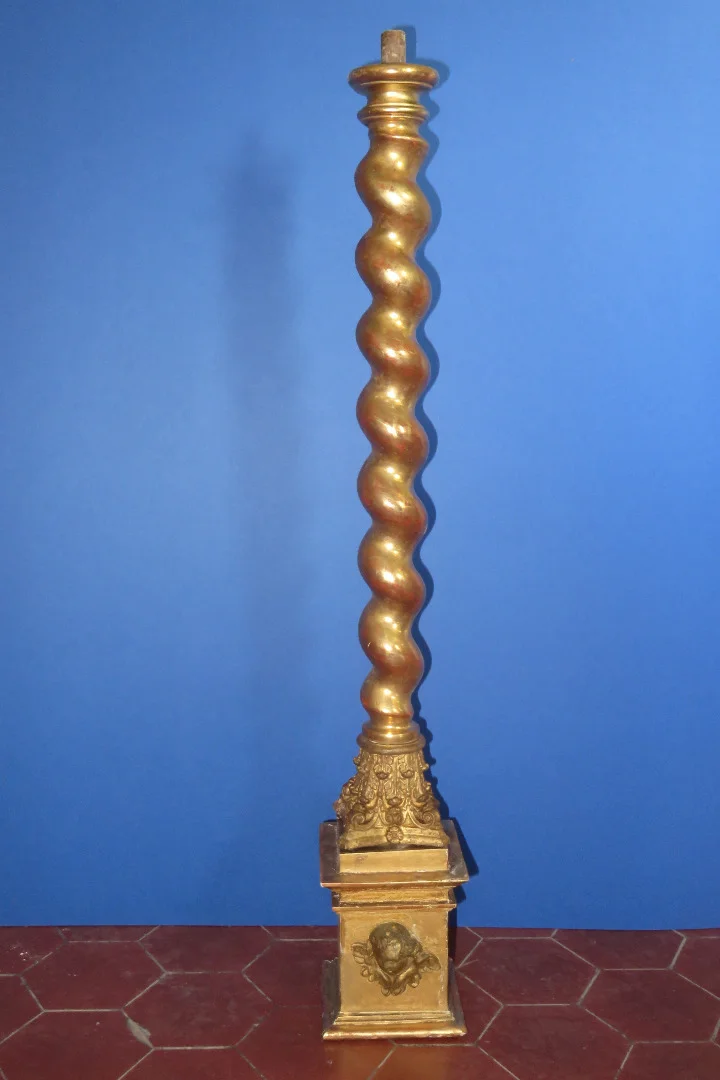 Paire De Colonnettes Torsadées, époque 19ème, En Bois Doré.