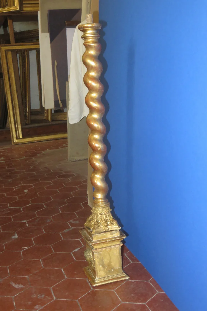 Paire De Colonnettes Torsadées, époque 19ème, En Bois Doré.