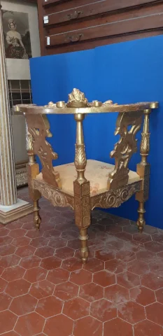 Fauteuil d'Angle époque 19ème, En Bois Doré.