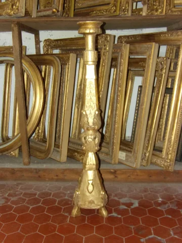 PAIR OF FLARE HOLDERS