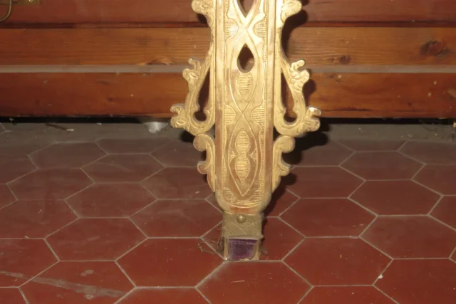 Une grande Croix De Procession En Bois Doré, époque Début 19 ème.