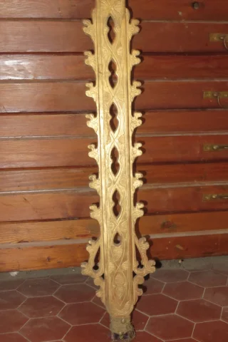 Une grande Croix De Procession En Bois Doré, époque Début 19 ème.