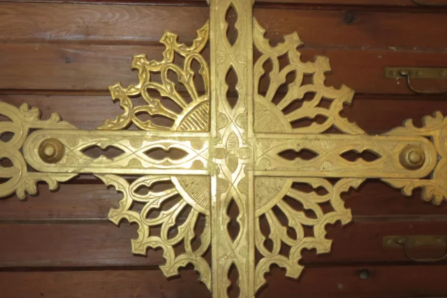 Une grande Croix De Procession En Bois Doré, époque Début 19 ème.