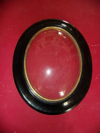 Cadre Ovale, époque 19ème,  Napoléon III , Verre Bombé.