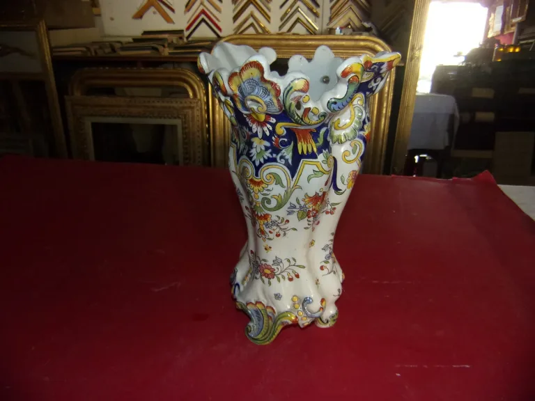 DESVRES-FAYENCE-VASEN
