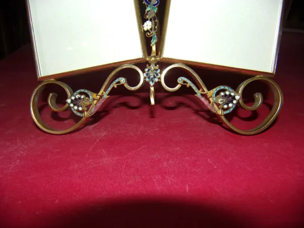 Porte Photos époque Fin 19ème, En Métal Doré.