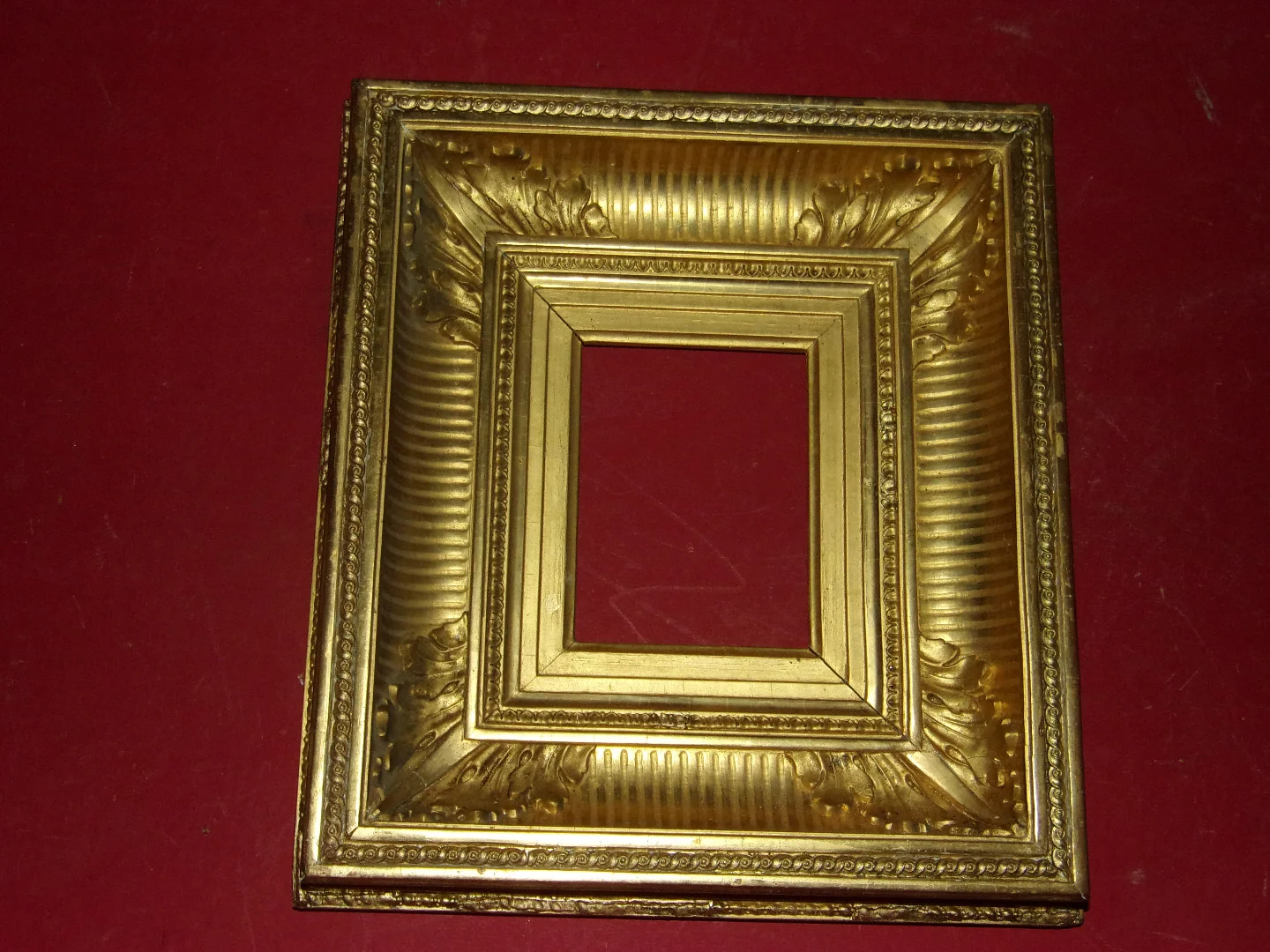 NEGENTIENDE EEUWSE FRAME