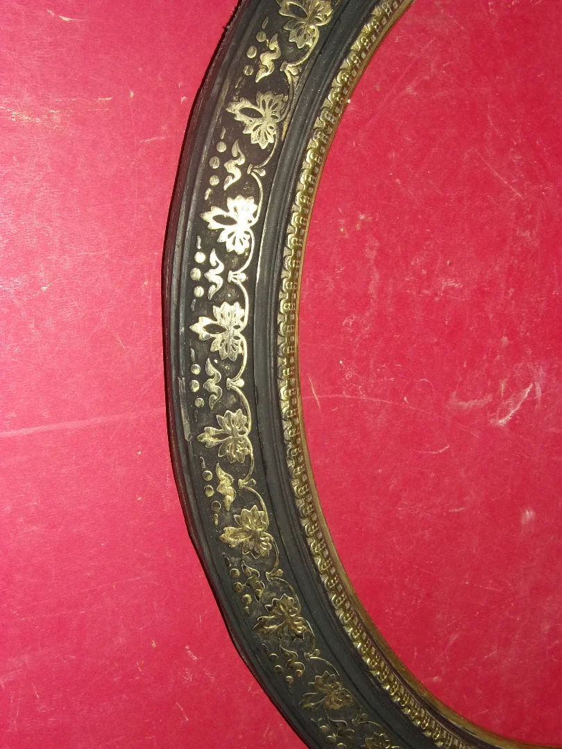 Cadre Ovale, époque 19ème,  Napoléon III, Noir Et Or.