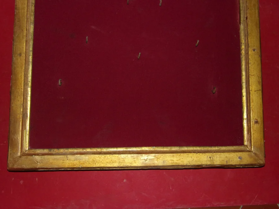 Un Porte miniatures, médaillons Reliquaires....   époque Louis XVI, En Bois Doré.