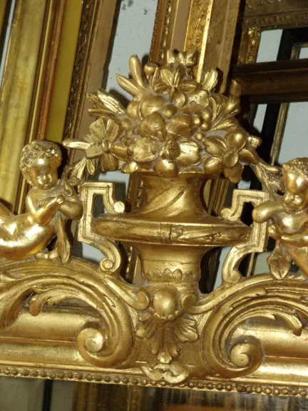 Miroir Louis Philippe, Avec Chérubins,  époque 19ème, En Bois Doré.