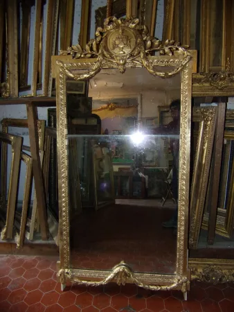 Miroir à Fronton, époque 19ème, En Bois Doré.