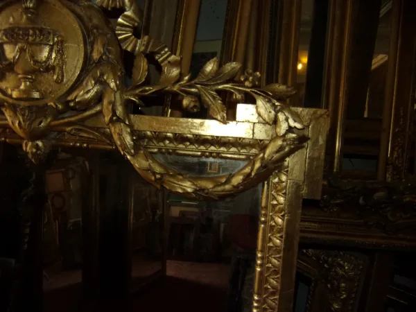 Miroir à Fronton, époque 19ème, En Bois Doré.