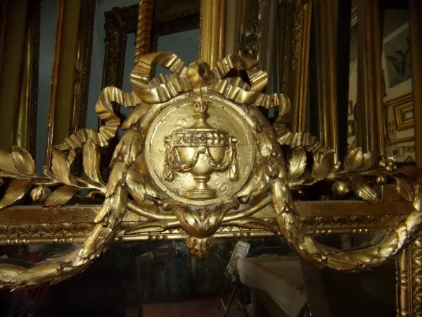 Miroir à Fronton, époque 19ème, En Bois Doré.