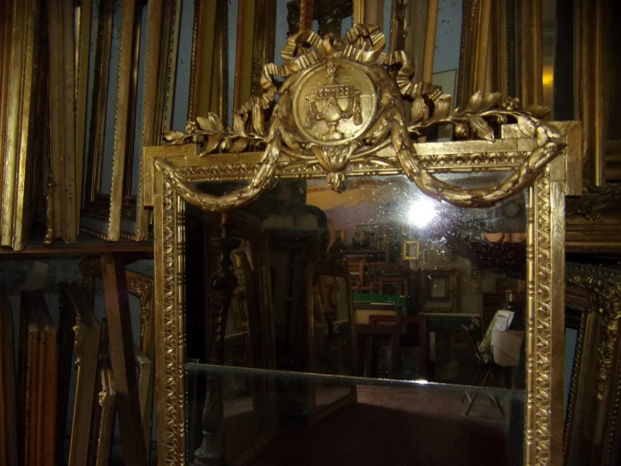 Miroir à Fronton, époque 19ème, En Bois Doré.