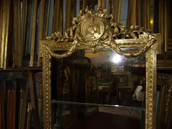 Miroir à Fronton, époque 19ème, En Bois Doré.