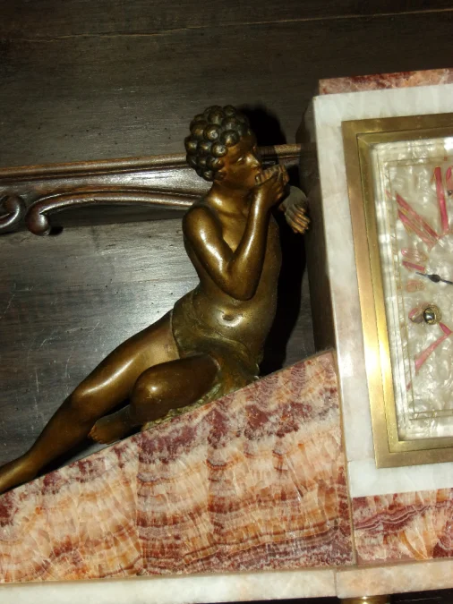 Grande Pendule Et Cassolettes En Marbre, époque Début 20ème, Art Déco.
