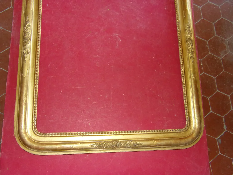 Cadre époque 19ème, à 4 Coins Ronds,  En Bois Doré.