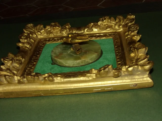 Colombe, Bronze Dans  Cadre époque 17ème, Louis XIV.