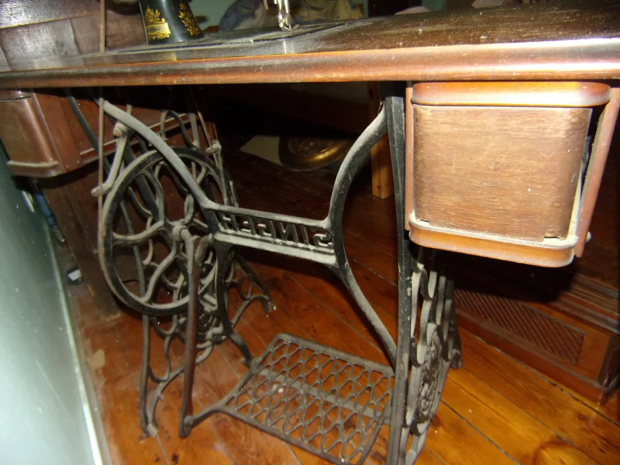 Singer Sewing Machine, With Cabinet, 20th Century.