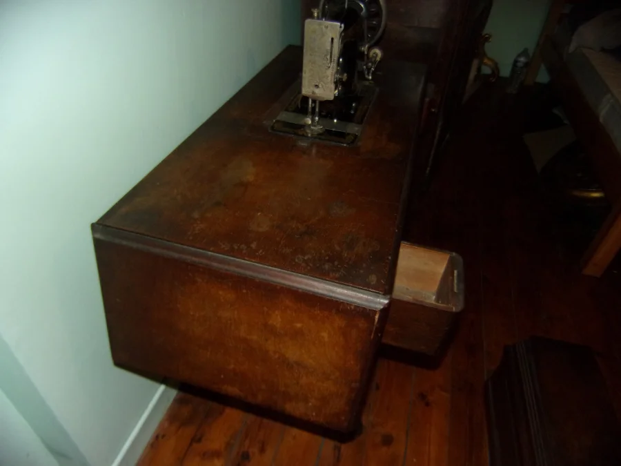 Singer Sewing Machine, With Cabinet, 20th Century.