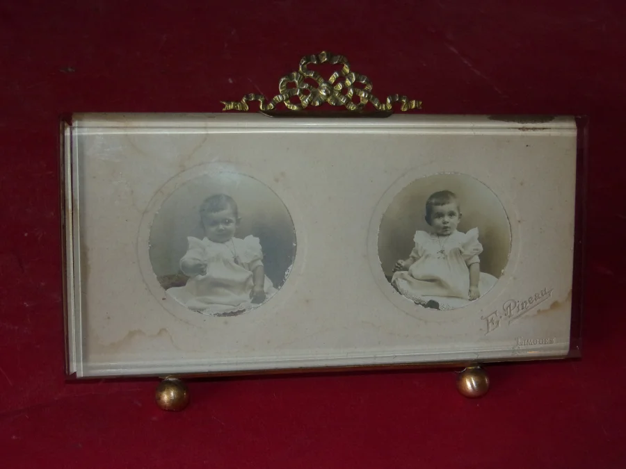 Photo Frame, In Copper, 19th Century.