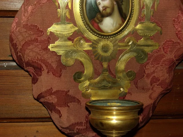 Wall-mounted Holy Water Font, In Gilded Copper, 19th Century.