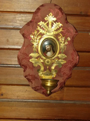 Wall-mounted Holy Water Font, In Gilded Copper, 19th Century.