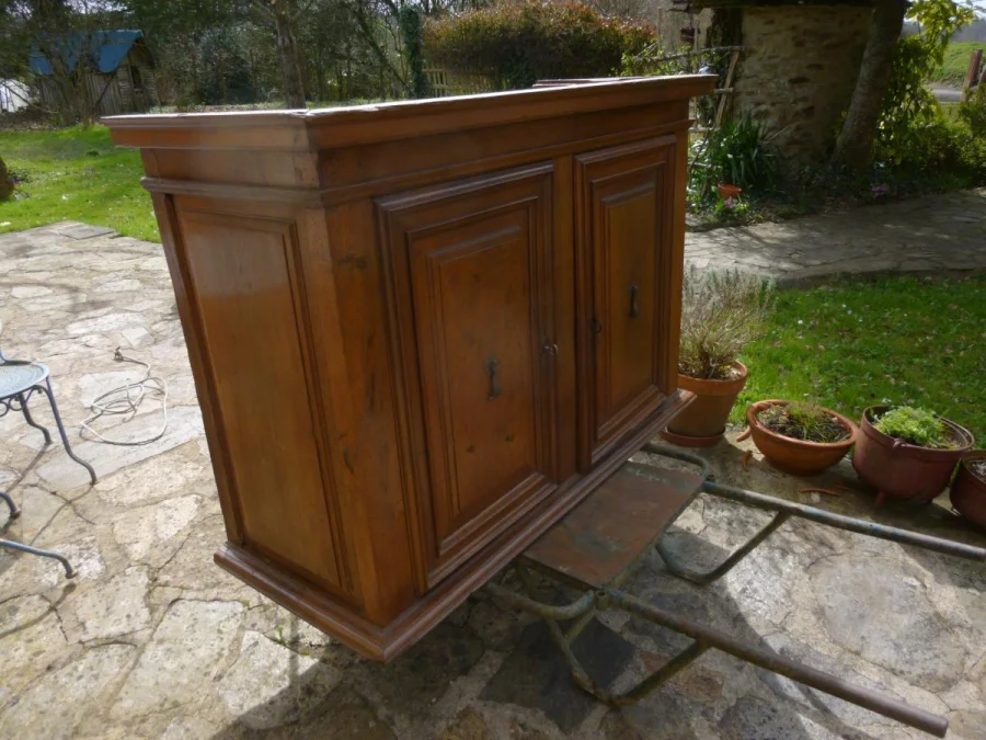 Cabinet, Credence 17th Century Period.