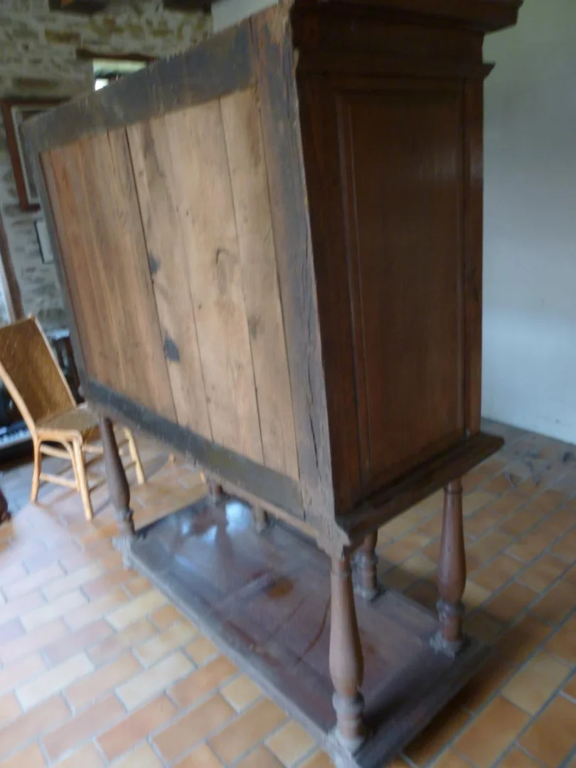 Cabinet,  Credence  époque 17 ème.