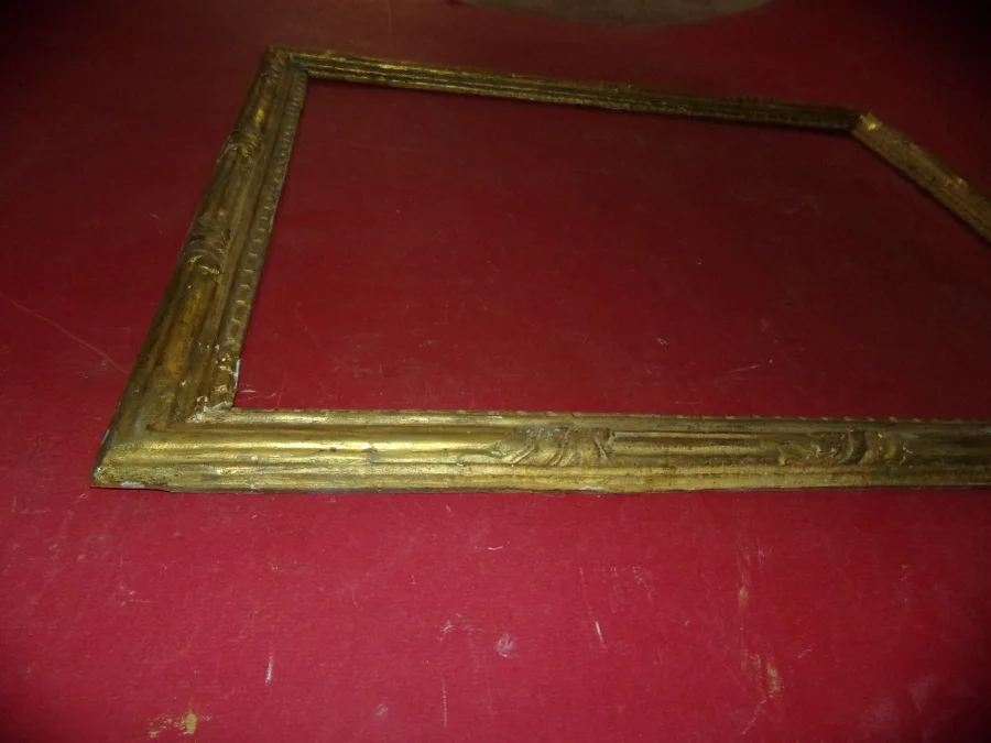 Cadre époque 18 ème, Louis XV, en bois doré.