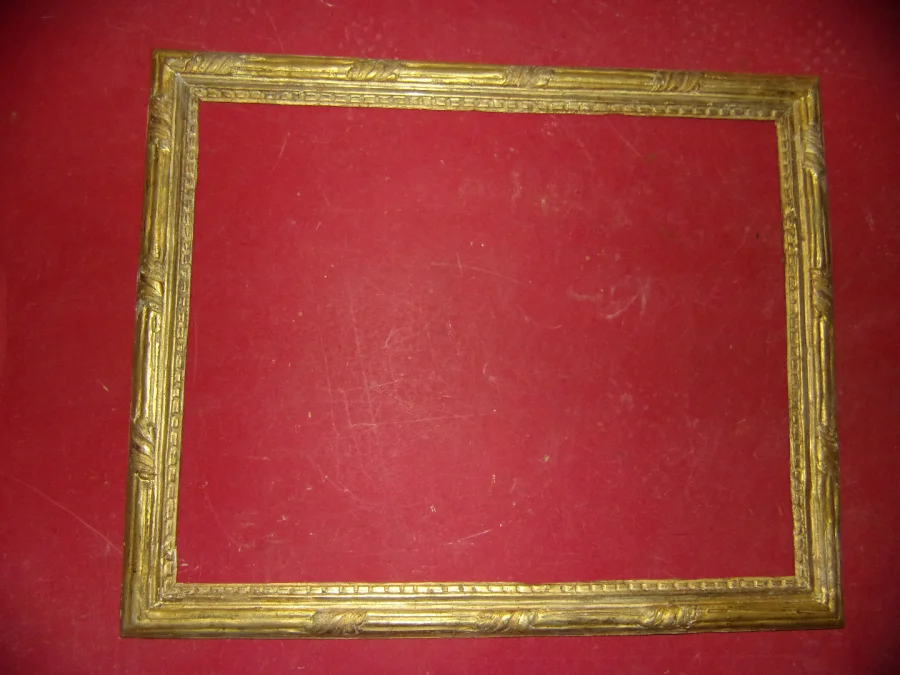 Cadre époque 18 ème, Louis XV, en bois doré.