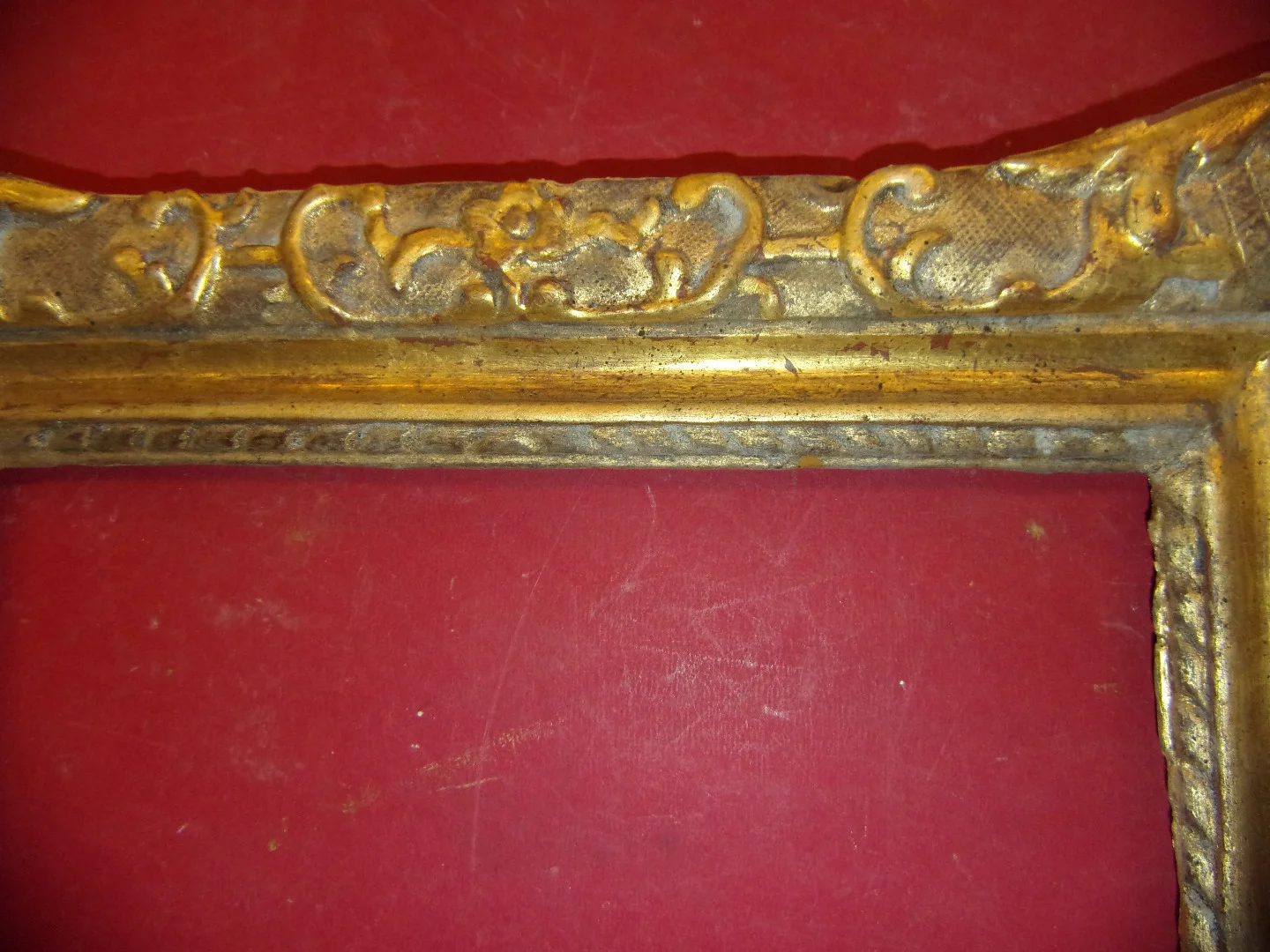 Late 17th Century Louis XIV Period Frame In Gilded Wood.