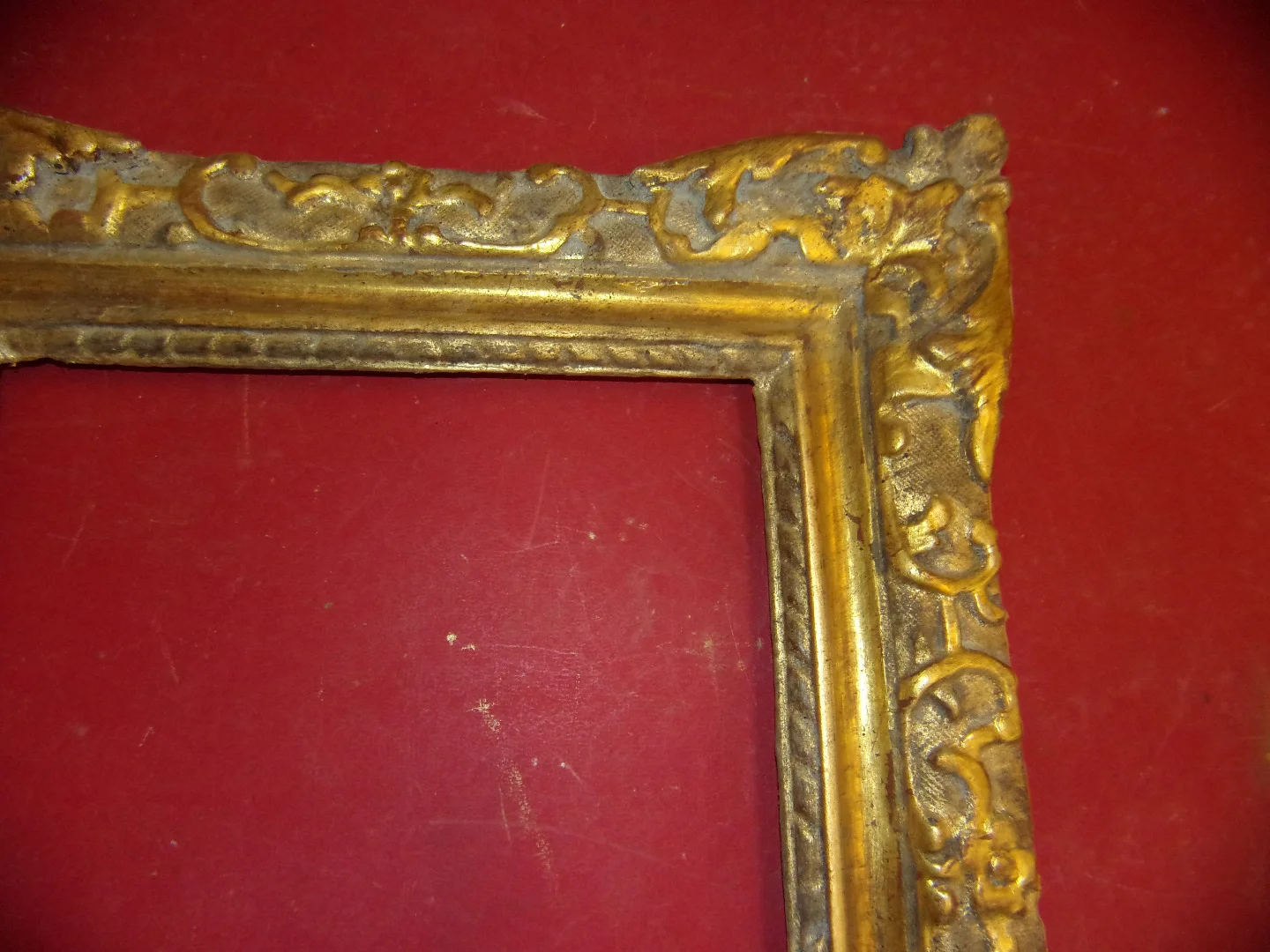 Late 17th Century Louis XIV Period Frame In Gilded Wood.
