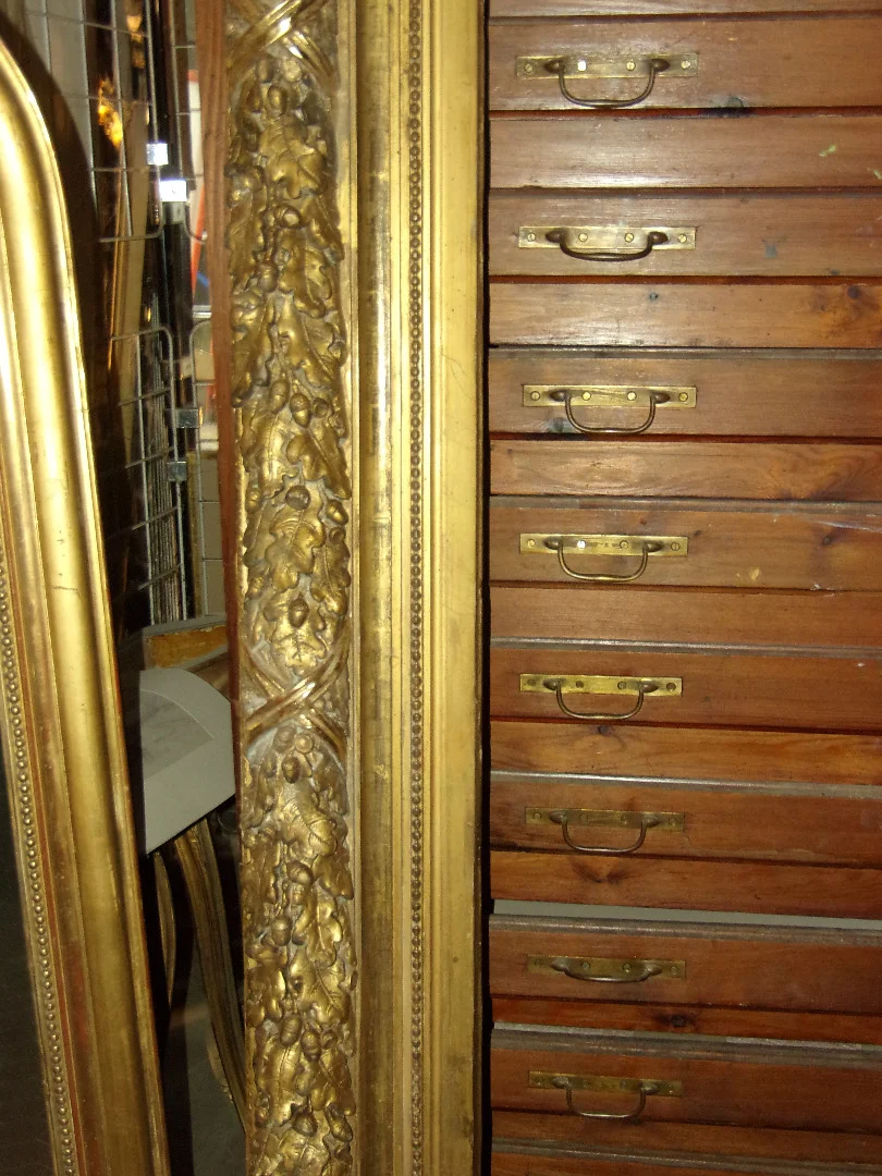 Very Large And Important 19th Century Frame, In Gilded Wood.