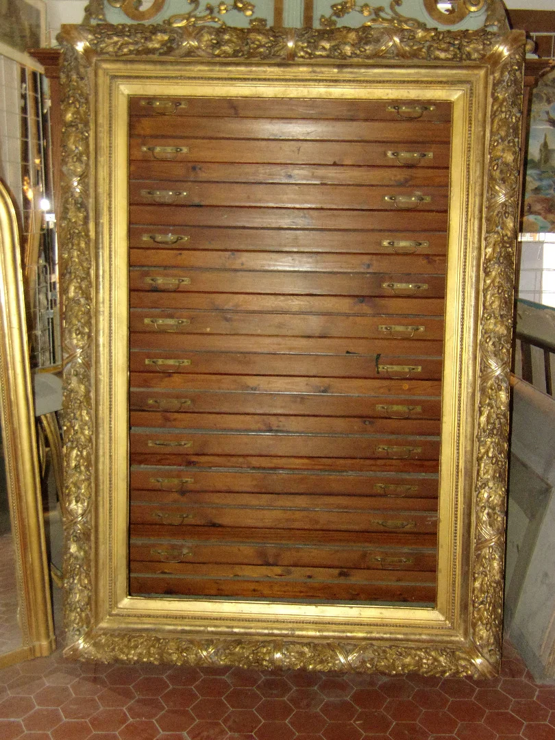 Very Large And Important 19th Century Frame, In Gilded Wood.