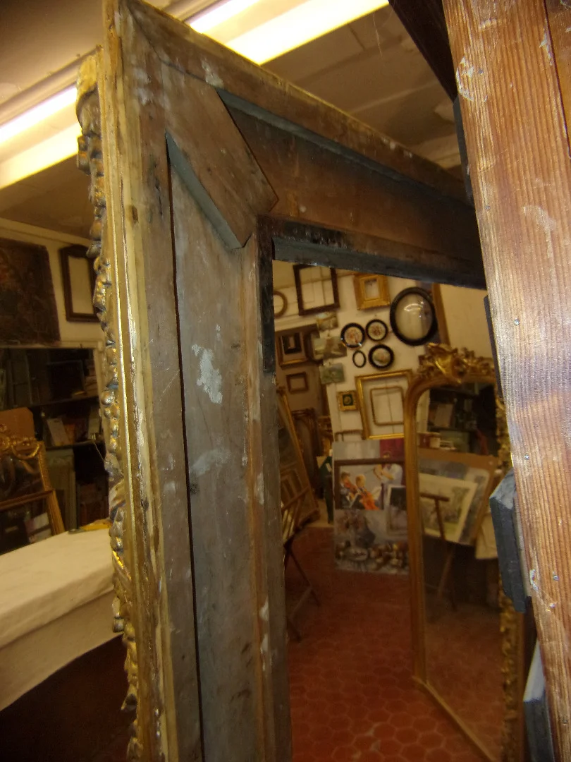 Very Large And Important 19th Century Frame, In Gilded Wood.