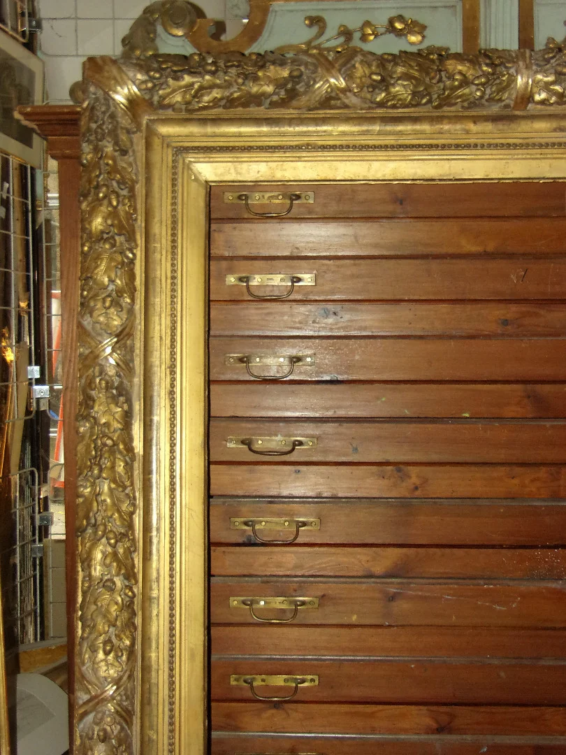 Very Large And Important 19th Century Frame, In Gilded Wood.