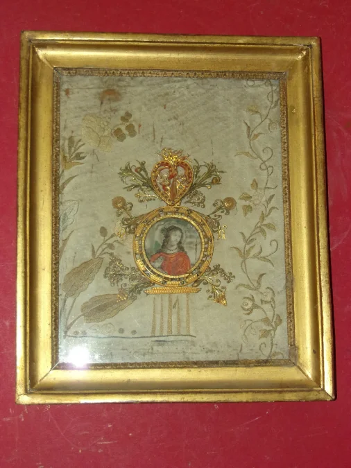 Tableau de couvent en Paperolles; Médaillon de Saint, époque fin 18ème.