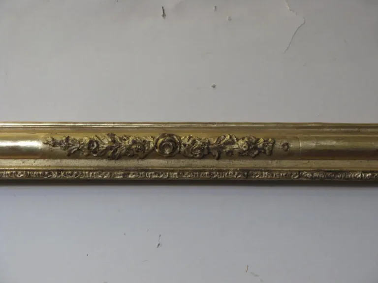 Cadre époque 19ème, en bois doré.