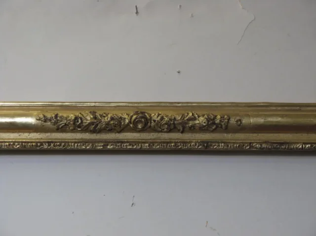 Cadre époque 19ème, en bois doré.