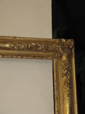 Cadre époque 19ème, en bois doré.