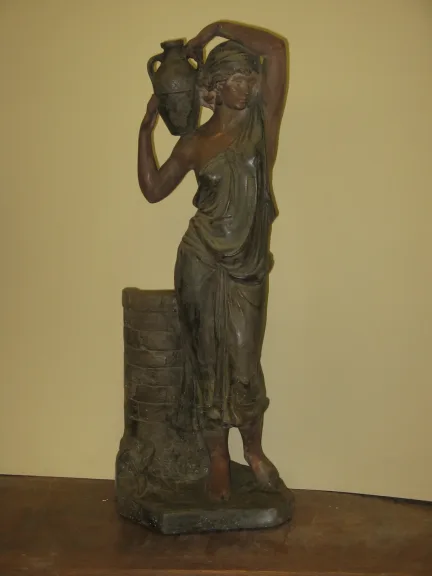 " La Samaritaine ", sculpture signée en plâtre , époque 20ème