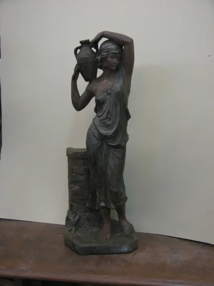 " La Samaritaine ", sculpture signée en plâtre , époque 20ème